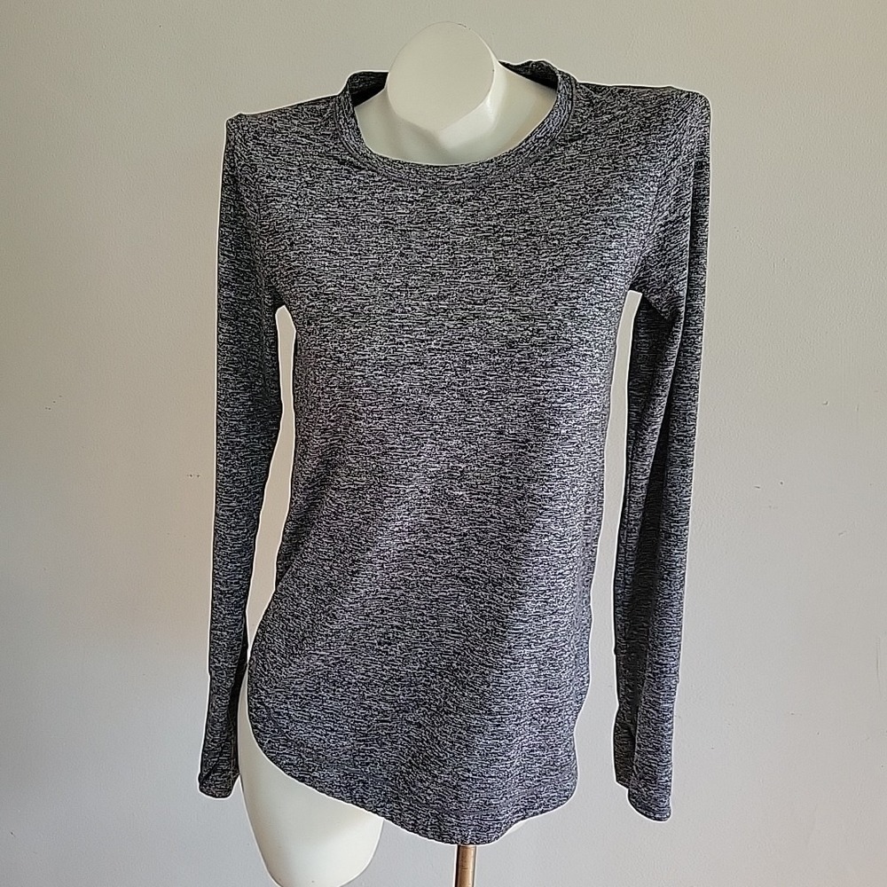 Athleta Uptempo Thumbhole Top XS Grey Crewneck Pullover Active Athleisure Travel